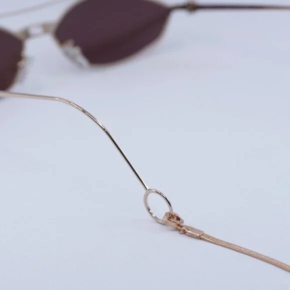 🕶️ New Fendi FE40114U-Y 33U Sunglasses - Red Gold with Golden Chain Frame - Picture 6 of 13